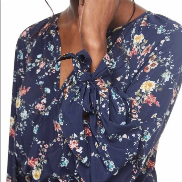 Gal meets Glam Bonnie - Picture 2 of 9